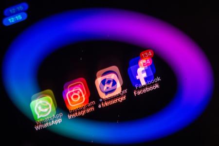 Onlineplattformen sollen nach Ansicht der Grünen im Bundestag besteuert werden (Archivbild).