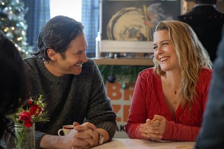 Neuer Netflix-Weihnachtsfilm mit Alicia Silverstone und Oliver Hudson