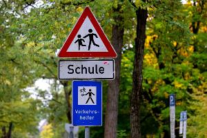 In die Bewertung des ACE-Schulweg-Index ist das Verhalten von sogenannten Elterntaxis sowie die Verkehrsinfrastruktur im nahen Schulumfeld eingeflossen.