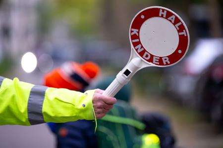 Der Auto Club Europa (ACE) untersuchte die Schulwegsicherheit an bundesweit 167 Grundschulen.