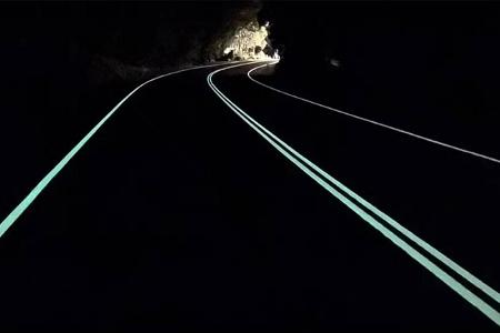 Leuchtende Straßenmarkierung in Australien