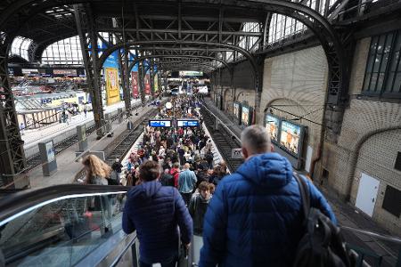 Im Fernverkehr kommt es zu Einschränkungen. 