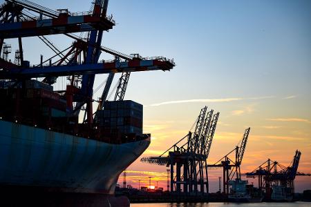 Ökonomen erwarten erst 2026 wieder ein deutliches Wachstum in Deutschland. (Archivbild)