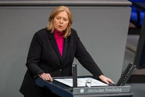 Bundesarbeitsministerin Bärbel Bas (SPD) verteidigt das Rentenpaket.