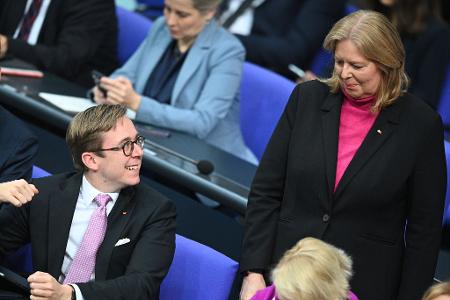 Arbeitsministerin Bärbel Bas (SPD) und der Digital-Staatssekretär Philipp Amthor (CDU) .