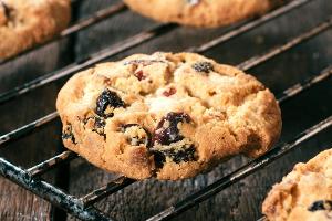 Herbst zum Naschen: Nussige Cranberry-Rosinen-Cookies