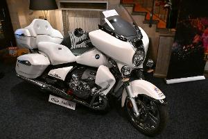 Papst Leo XIV. hatte das Motorrad im September in Rom in Empfang genommen. (Archivbild)