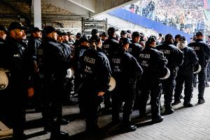 Ausschreitungen überschatten Südwest-Derby in Karlsruhe