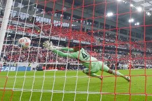 Vor Liverpool-Kracher: Torwart-Diskussion in Frankfurt