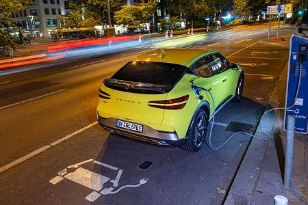 Genesis GV60, Ladesäule