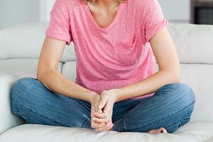 Orthopäde erklärt: Warum der Schneidersitz ein Comeback verdient