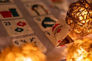 Klassisch und beliebt: Adventskalender mit Schokolade.