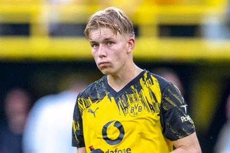 Daniel Svensson - Note: 4,0 - Wurde gerade vor der Pause mehrfach auf seiner Außenbahn düpiert, weil er nicht optimal im Raum positioniert war. Seine offensiven Qualitäten bekam er diesmal nicht wirklich auf den Rasen. Der Einsatzwille war aber da.