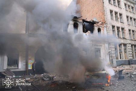 Der Kindergarten in Charkiw wurde von einer russischen Drohne getroffen und geriet in Brand.