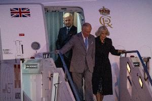 Für Staatsbesuch: Charles und Camilla in Rom gelandet