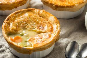 Traditionelle Chicken Pot Pies im Mini-Format