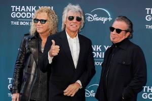 Nach Stimmband-OP: Jon Bon Jovi kündigt Tour für 2026 an