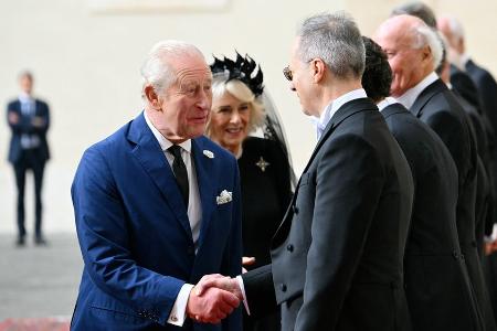 König Charles III. und Königin Camilla bei Papst Leo XIV. eingetroffen