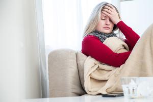 Auch wenn eine Erkältung einem nie so recht in den Terminplan passt: Hat es einen erwischt, sollte man sich lieber etwas zurücknehmen. 