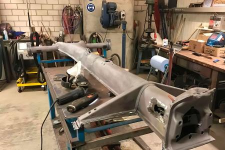  Mehr als das Fahrgestell war von dem wohl ältesten VW Käfer nicht mehr übrig.