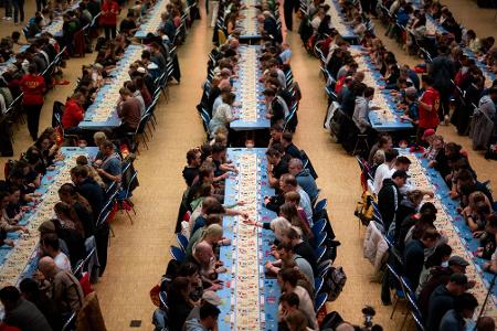 Dem Unternehmen Kosmos zufolge ist Catan binnen 30 Jahren mit vielen Erweiterungen mehr als 45 Millionen Mal in gut 100 Ländern verkauft worden.