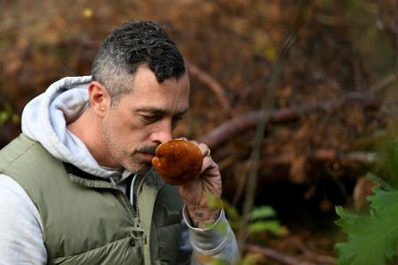 Dem Influencer folgen auf Instagram Tausende.