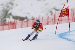 Riesenslalom in Sölden: Odermatt hauchdünn in Führung