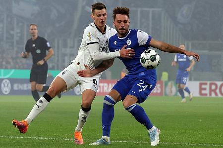 Gladbach sendet Lebenszeichen: Mühevoller Sieg gegen den KSC