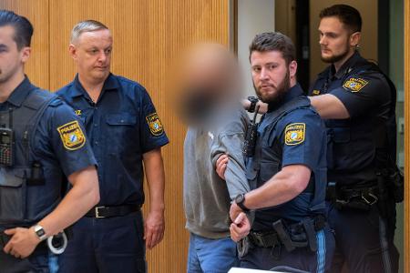 Am ersten Tag des Prozesses war der Hauptangeklagte in Hand- und Fußfesseln hereingeführt worden. (Archivfoto)