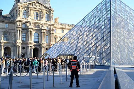 Sieben Menschen wurden nach dem Einbruch im Louvre zwischenzeitlich festgenommen. (Archivbild)