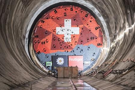 Tunnelbohrmaschine Paulina Gotthard-Tunnel