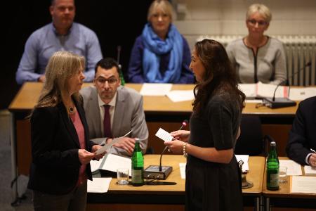 Nach dem Amtseid hält Iris Stalzer eine Antrittsrede 