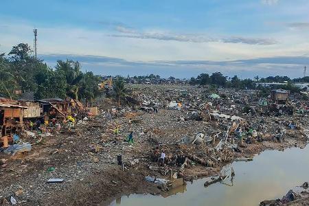 Der Taifun hatte mit heftigem Wind und Starkregen gewütet.