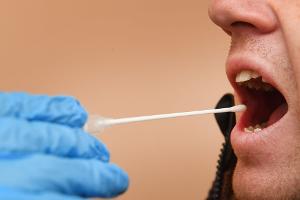 Ein Betrugsversuch mit einem Vaterschaftstest war Thema einer Gerichtsverhandlung am Amtsgericht Dillingen. (Symbolbild)