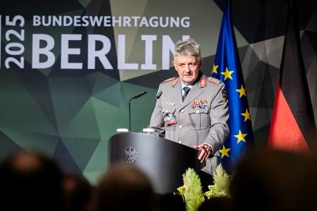 Der Chef des Operativen Führungskommandos der Bundeswehr, Alexander Sollfrank: Russland hat trotz Ukraine-Krieges sehr großes Militärpotential.