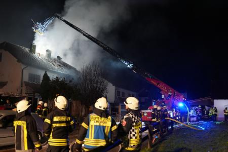 Während des Feuerwehreinsatzes wurde der Hausbewohner vermisst gemeldet.