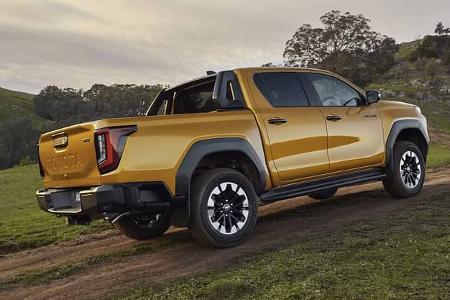 11/2025 Toyota Hilux Premiere