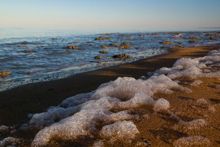 Schaum am Ufer des Aralsees