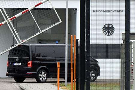 Der Beschuldigte wurde zum Ermittlungsrichter des BGH nach Karlsruhe gebracht.