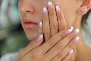 Weniger ist mehr: Dezente Nägel liegen im Trend