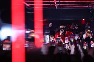 Haftbefehl steht nach Erscheinen seiner Netflix-Doku wieder auf der Bühne.