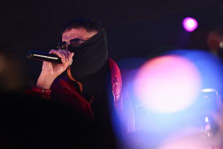 Der Rapper zeigte sich beim Auftritt in Gießen erneut verhüllt.