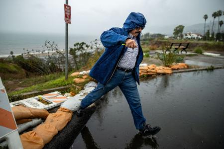 In ehemaligen Brandgebieten drohten Erdrutsche und Schlammlawinen. 