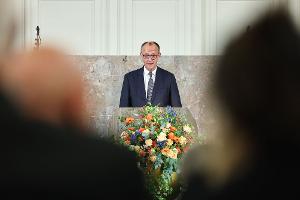 Kanzler Merz bezeichnete Friedrich von Metzler als "herausragenden Bankier" und "Menschenfreund".