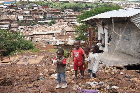 Gerade Kinder in armen Regionen der Welt werden wegen fehlender Sanitäranlagen häufig krank. (Archivbild)