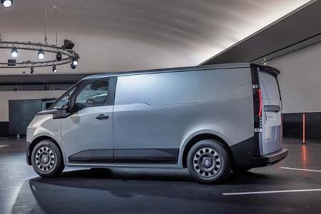 04/2025 Renault Trafic E-Tech Elektro-Transporter Kastenwagen