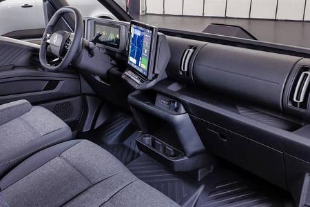 04/2025 Renault Trafic E-Tech Elektro-Transporter Kastenwagen