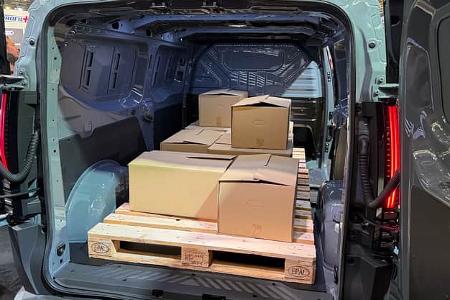 11/2025 Renault Trafic E-Tech Premiere