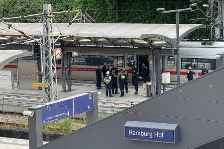 Fast sechs Monate nach der Tat beginnt am Landgericht Hamburg ein Prozess gegen die mutmaßliche Messerstecherin. (Archivbild)