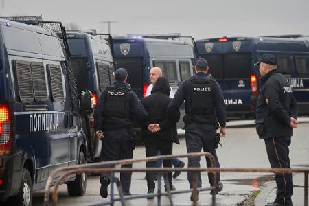 In Skopje beginnt ein Prozess gegen Dutzende mutmaßlich Verantwortliche für den verheerenden Brand in einem Nachtclub, infolgedessen 63 Menschen ums Leben kamen.